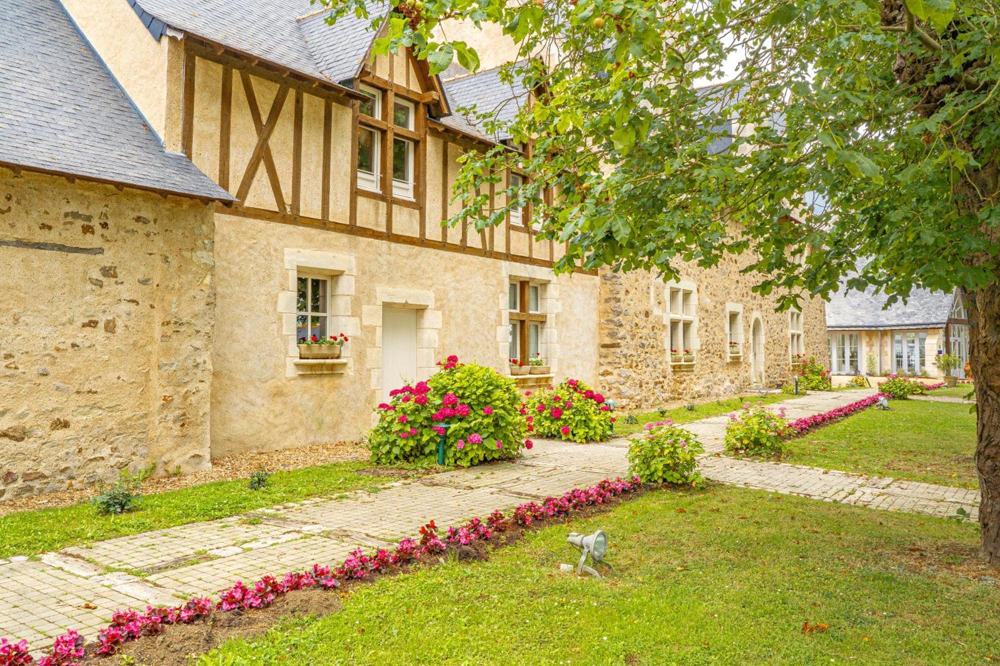 Chateau De Noirieux Briollay Exteriör bild